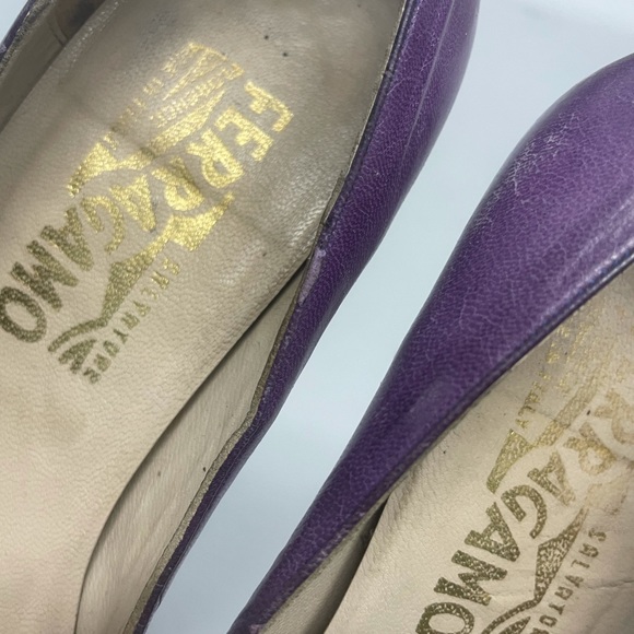 Ferragamo Vintage Purple Peep Toe Bow Pumps - Picture 2 of 5